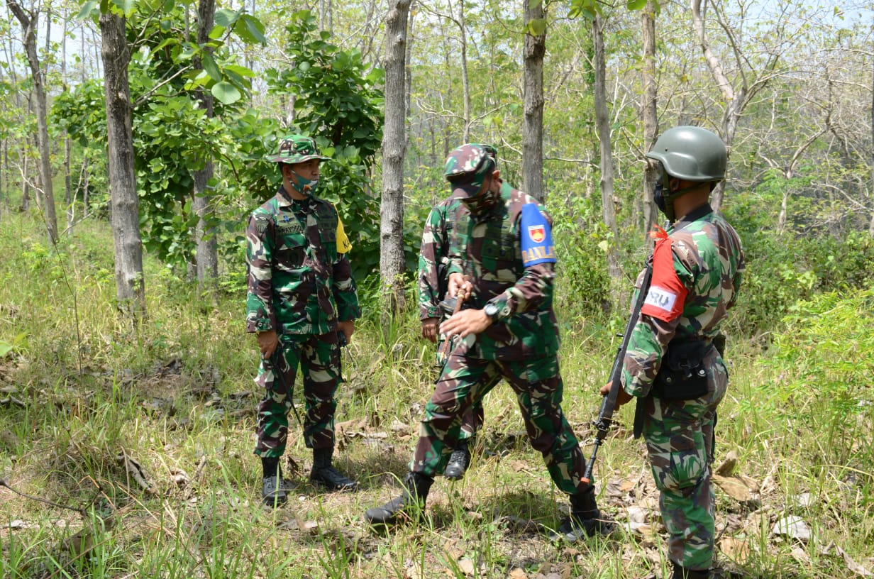 Selaku Danlat, Kolonel Inf Ari Yulianto, S.I.P Tinjau Gelaran UST Tingkat Kompi Yonif 410/Alugoro 